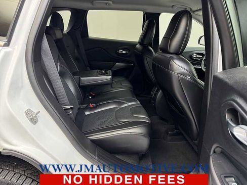 Used 2019 Jeep Cherokee Limited image 17