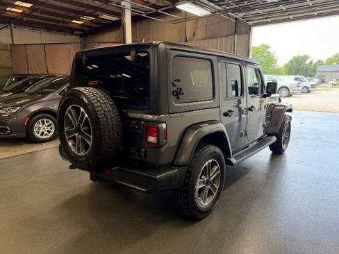 Used 2023 Jeep Wrangler Unlimited Sahara w/ Cold Weather Group AWD/4WD image 5