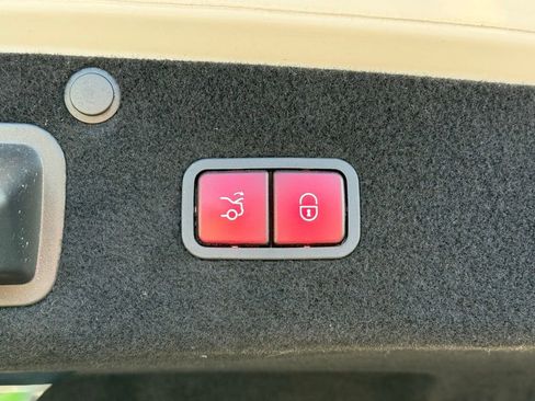 Used 2017 Mercedes-Benz Maybach S 550 4MATIC image 19