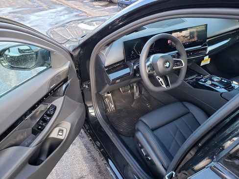 New 2026 BMW 530i xDrive w/ M Sport Package image 6