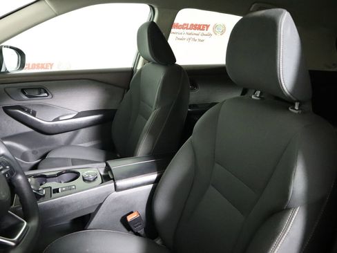 Used 2023 Nissan Rogue S image 24