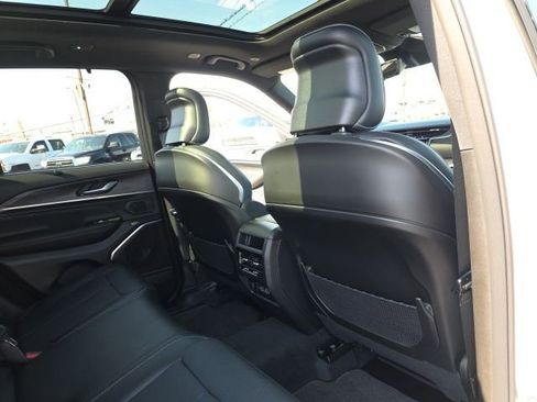 Used 2025 Jeep Grand Cherokee Overland w/ Adv Protech Group III image 51