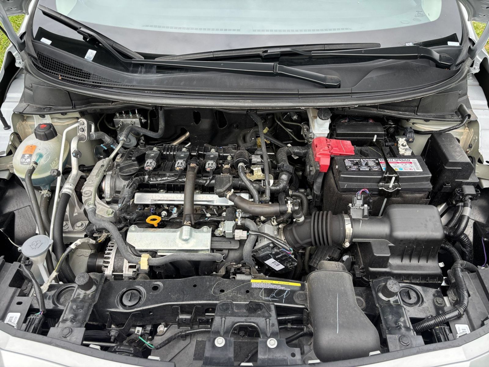 Used 2025 Nissan Versa SV FWD image 31