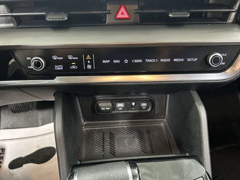 Used 2023 Kia Sportage EX AWD/4WD image 17