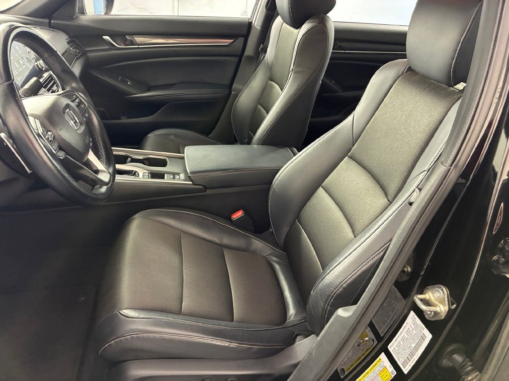 Used 2018 Honda Accord Sport image 16