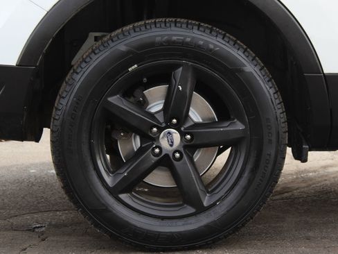 Used 2019 Ford Explorer 4WD w/ Class III Trailer Tow Package image 24