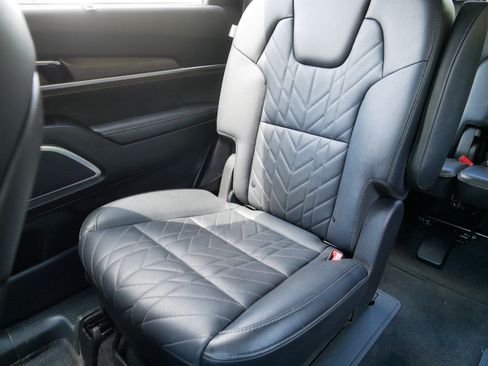 Certified 2025 Kia Telluride SX Prestige X-Line AWD/4WD image 12