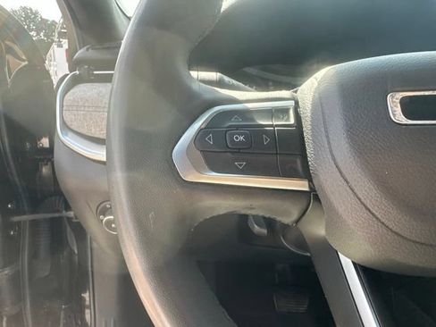 Used 2024 Jeep Compass Latitude AWD/4WD image 19