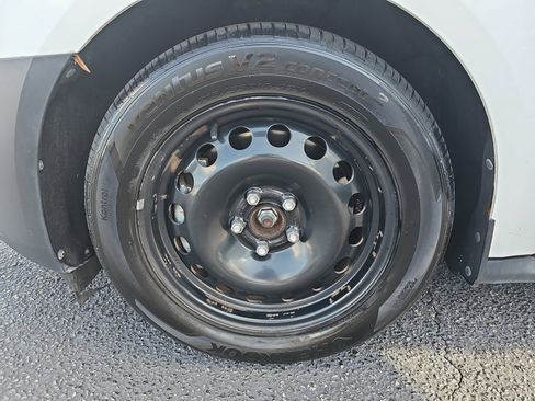 Used 2020 Ford Transit Connect XL image 30