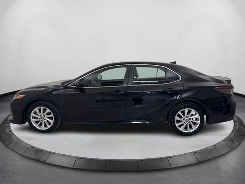 Used 2022 Toyota Camry LE FWD image 8