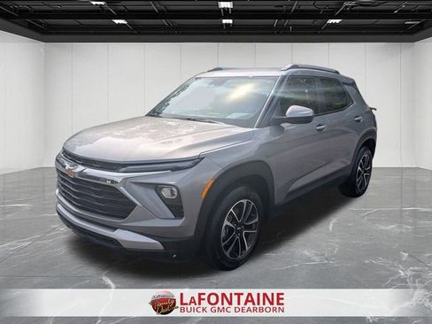 Used 2025 Chevrolet TrailBlazer LT FWD image 1