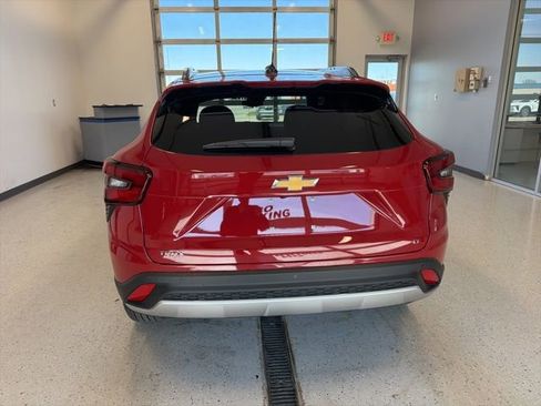 New 2026 Chevrolet Trax LT w/ Driver Confidence Package FWD image 8