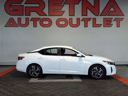Used 2025 Nissan Sentra SV FWD image 1