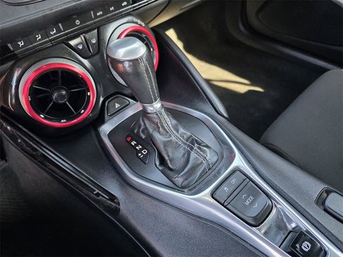 Used 2020 Chevrolet Camaro LT image 19