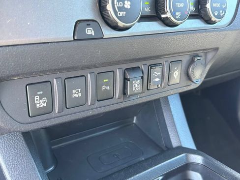 Certified 2019 Toyota Tacoma TRD Off-Road w/ Technology Package RWD image 29