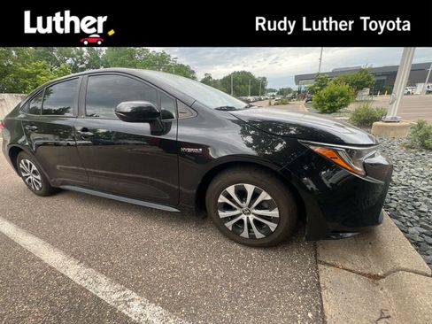Used 2021 Toyota Corolla LE FWD image 1
