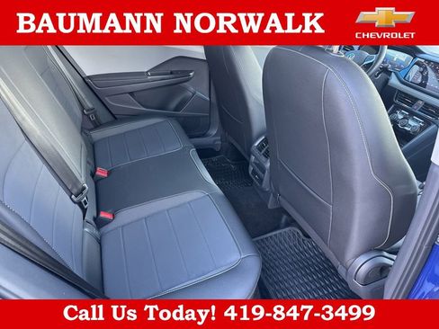 Used 2024 Volkswagen Taos SE w/ Panoramic Sunroof Package AWD/4WD image 28