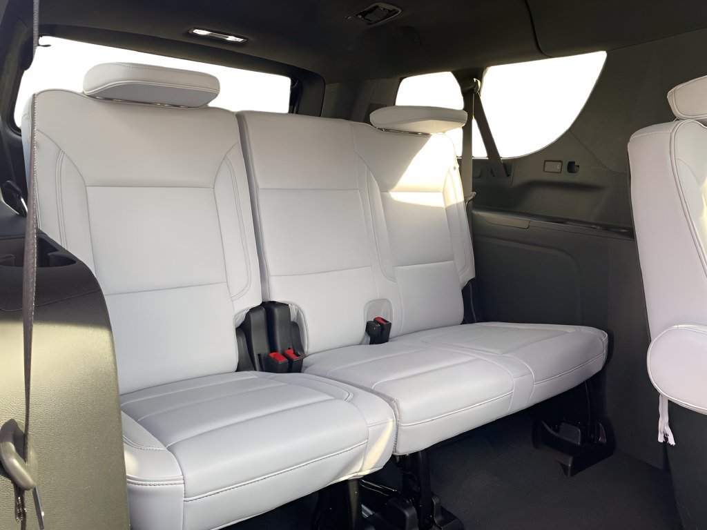 Used 2026 Chevrolet Suburban Premier w/ Sun And Tow Package AWD/4WD image 15
