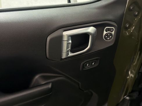 Used 2021 Jeep Wrangler Unlimited Sport AWD/4WD image 23