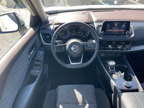 Used 2021 Nissan Rogue SV AWD/4WD image 14