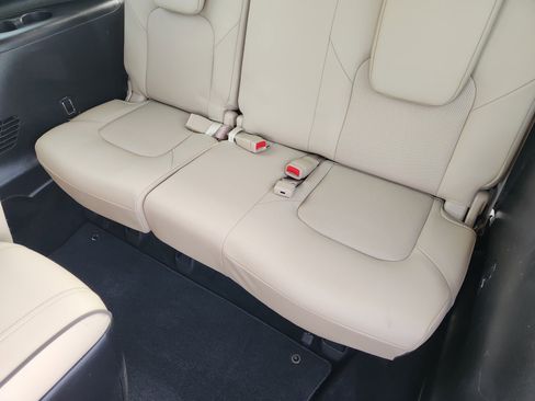 Used 2022 Nissan Armada Platinum w/ Captain's Chairs Package RWD image 33