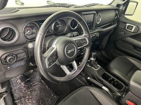 Used 2021 Jeep Wrangler Unlimited Sahara w/ Safety Group AWD/4WD image 17