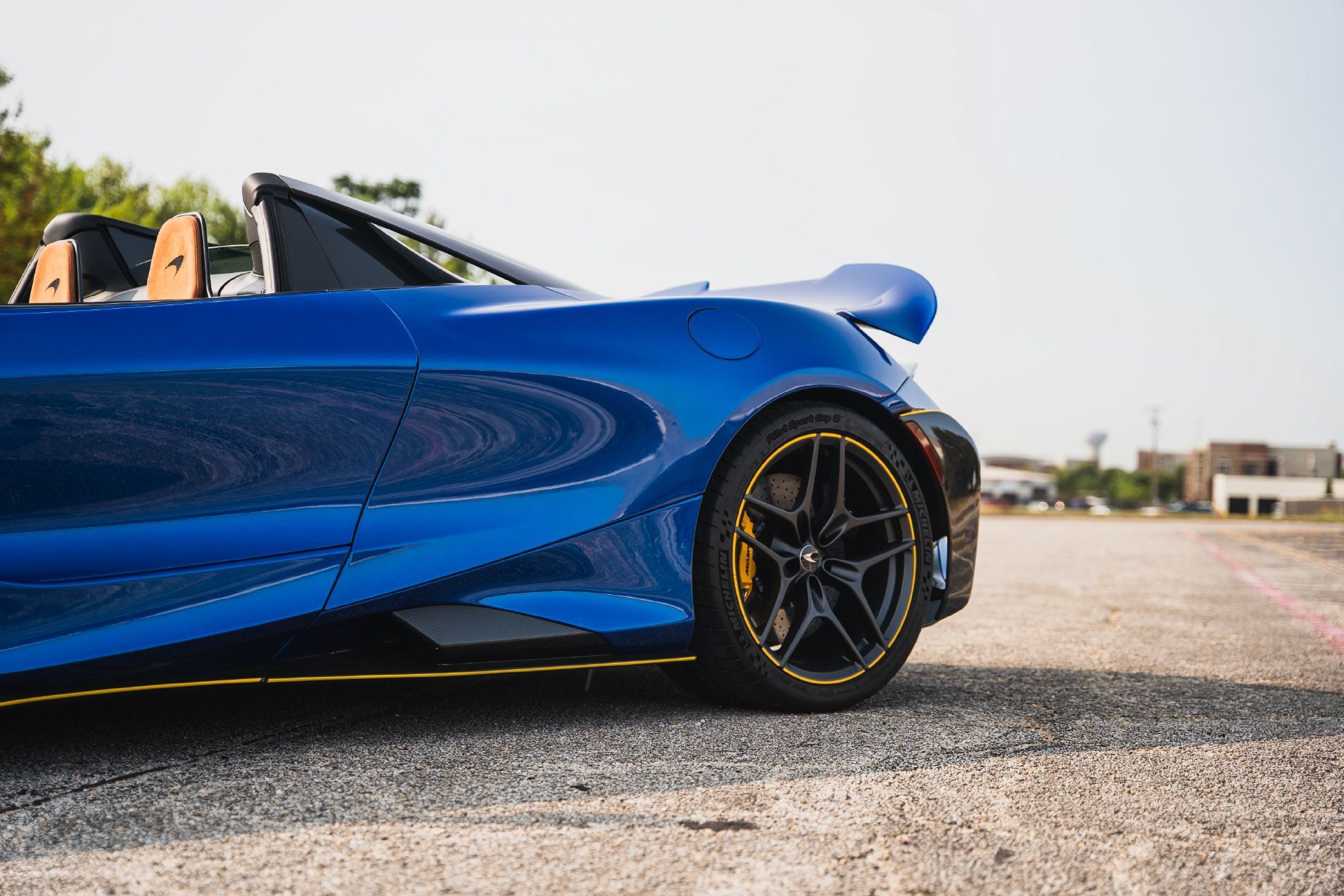 Used 2022 McLaren 765LT RWD image 8