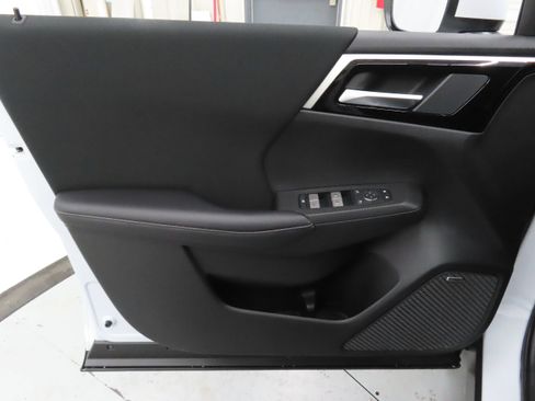 New 2026 Mitsubishi Outlander ES AWD/4WD image 10