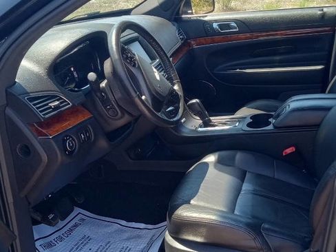 Used 2014 Lincoln MKT AWD image 11