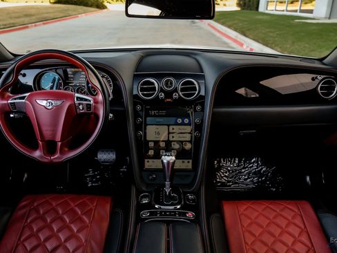 Used 2018 Bentley Flying Spur S V8 image 35