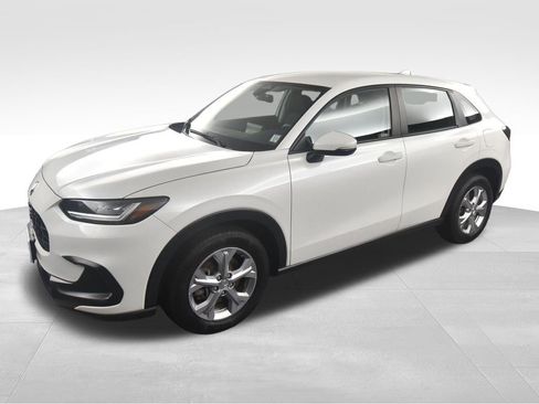 Used 2023 Honda HR-V LX image 3