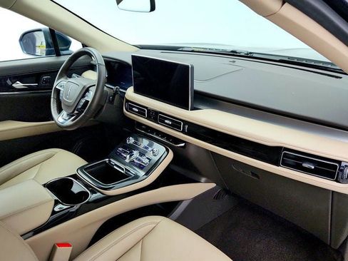 Used 2022 Lincoln Nautilus AWD w/ Premium Package image 25