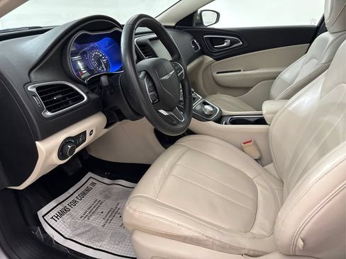 Used 2017 Chrysler 200 Limited Platinum FWD image 14