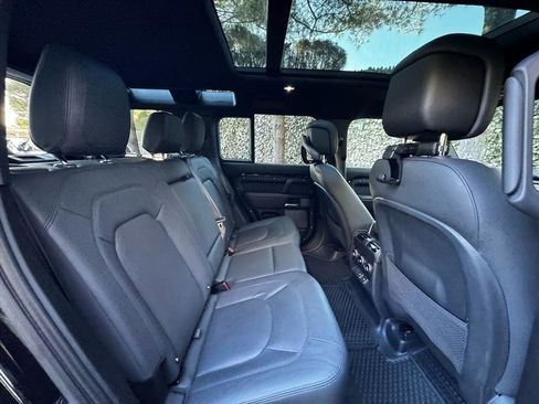 Used 2023 Land Rover Defender 110 V8 image 24