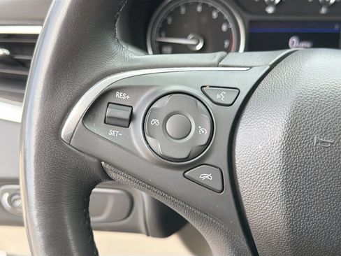 Used 2020 Buick Enclave Essence image 33