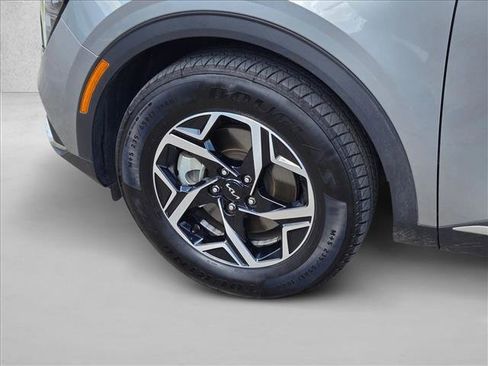 Used 2025 Kia Sportage LX FWD image 23