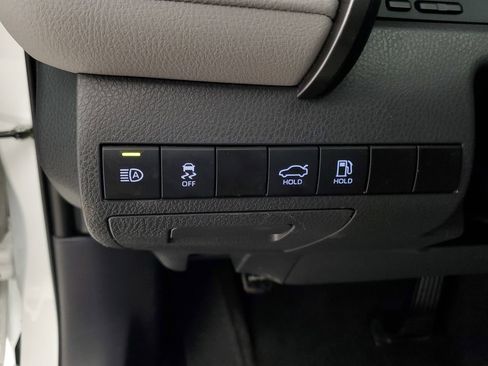 Used 2023 Toyota Camry SE FWD image 13