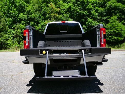 Used 2024 Ford F250 Lariat w/ Sport Appearance Package AWD/4WD image 35