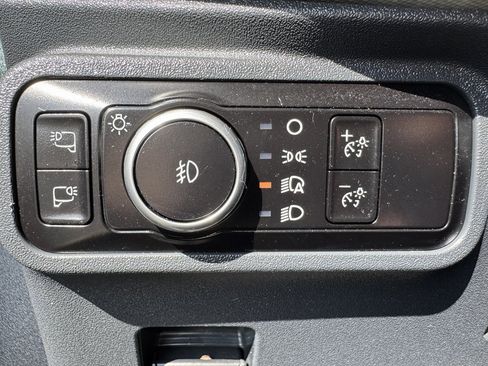 Used 2023 Ford Bronco Badlands image 52