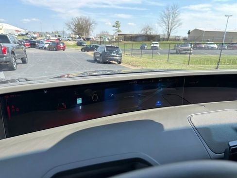 Used 2024 Lincoln Nautilus Reserve w/ Equipment Group 203A image 17