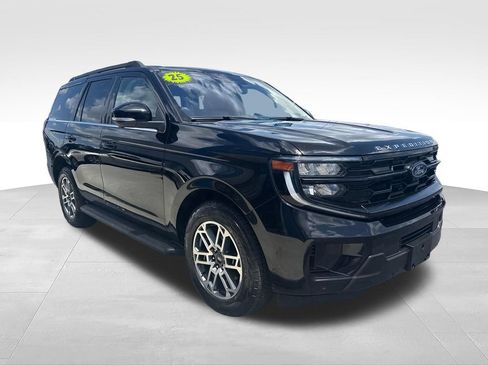 Used 2025 Ford Expedition Active AWD/4WD image 8