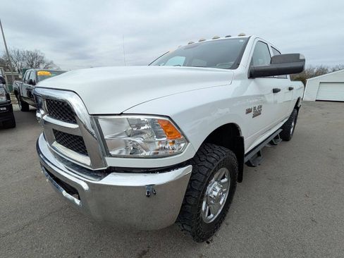 Used 2016 RAM 2500 Tradesman w/ Chrome Appearance Group AWD/4WD image 3