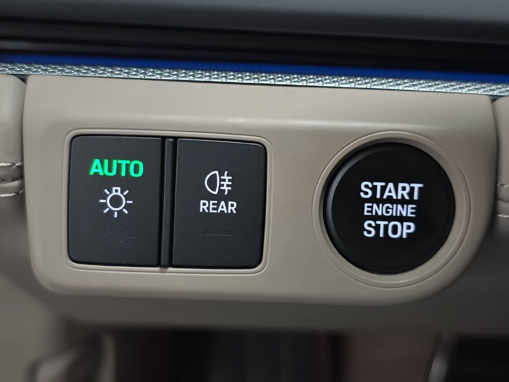Certified 2026 Porsche Panamera 4 E-Hybrid AWD/4WD image 22