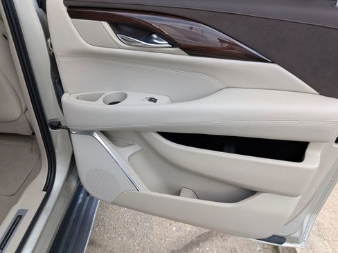 Used 2016 Cadillac Escalade ESV Luxury image 47