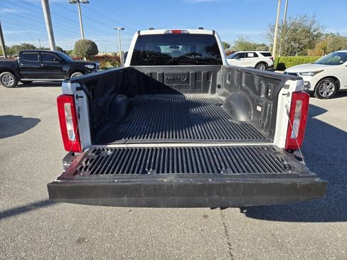Used 2025 Ford F250 XLT image 3