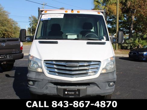Used 2015 Freightliner Sprinter 3500 image 38