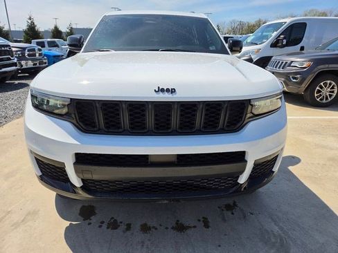 Used 2023 Jeep Grand Cherokee L Laredo image 20
