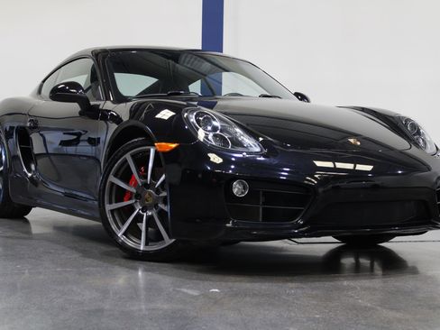 Used 2015 Porsche Cayman S image 4