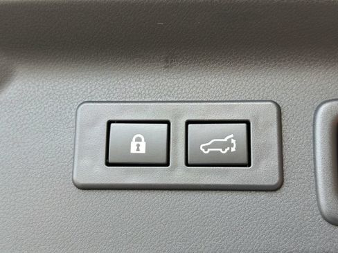 Used 2025 Subaru Forester Premium AWD/4WD image 35