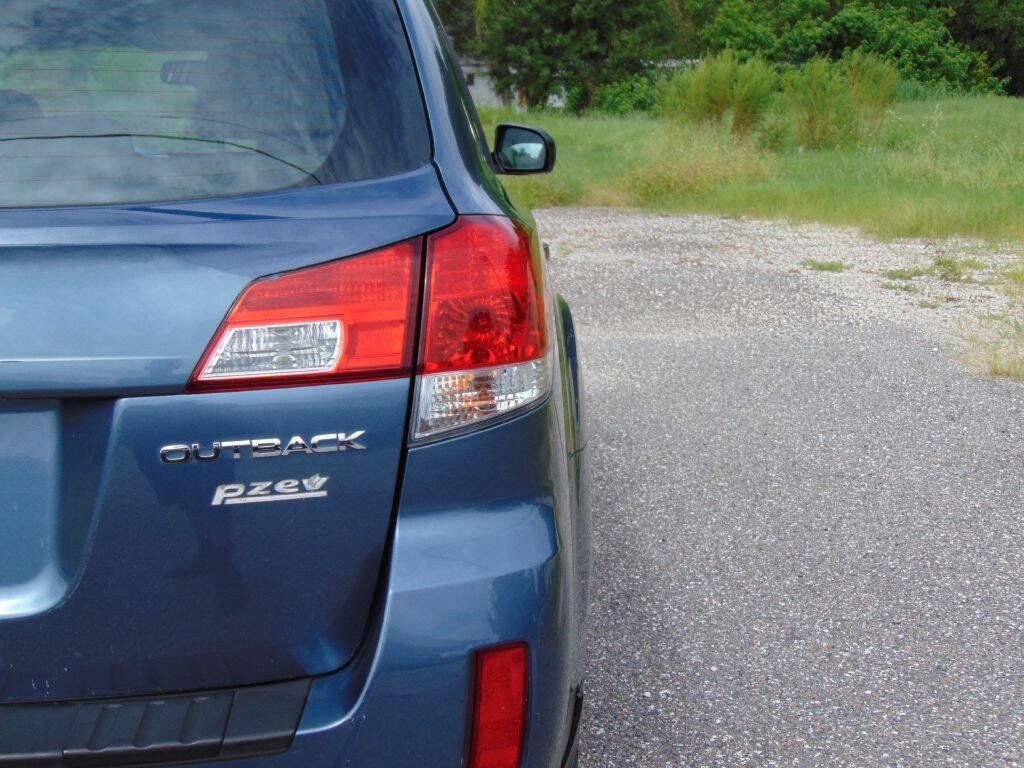 Used 2013 Subaru Outback 2.5i w/ Popular Pkg 1A AWD/4WD image 8